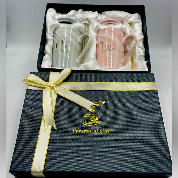Jumway: Ceramic Marbled Mr and Mrs Gift Box Coffee Mugs, Lids & Gold Spoons Set - Picture 7 of 16